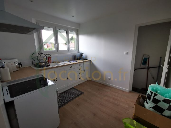 
                                                Location
                                                 Maison 2 chambres sur sous-sol SUZOY avec jardin