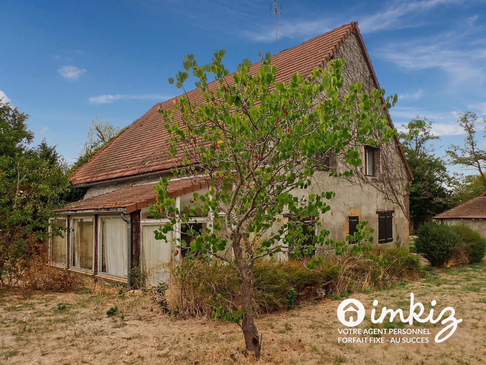 
                                                Vente
                                                 Maison 2 niveaux, grand terrain  aménageable