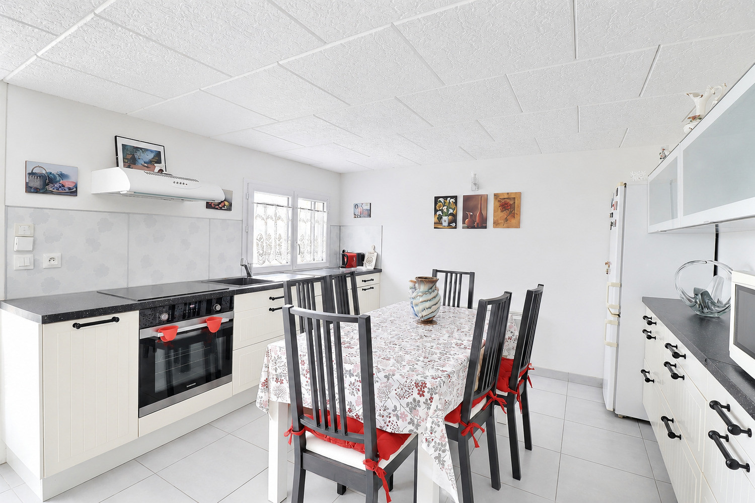 
                                                Vente
                                                 Maison 200 m² avec studio indépendant