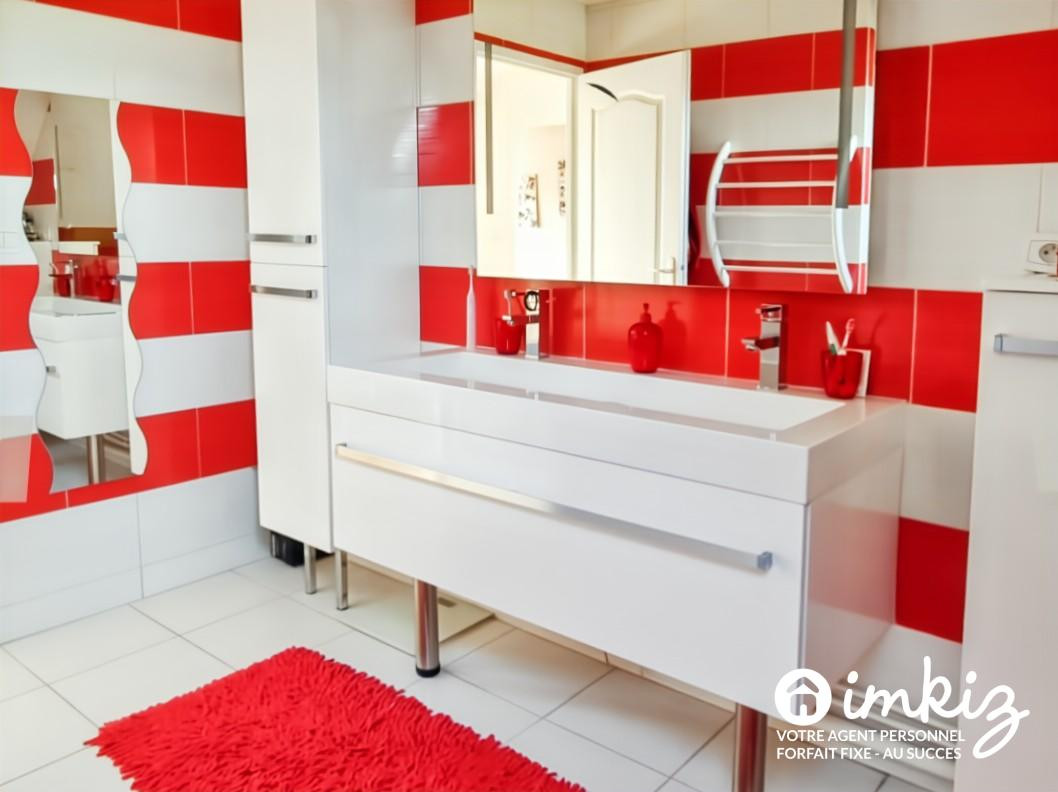 
                                                Vente
                                                 Maison 2011 6 pièces 145m2 - Quartier Saint Pierre