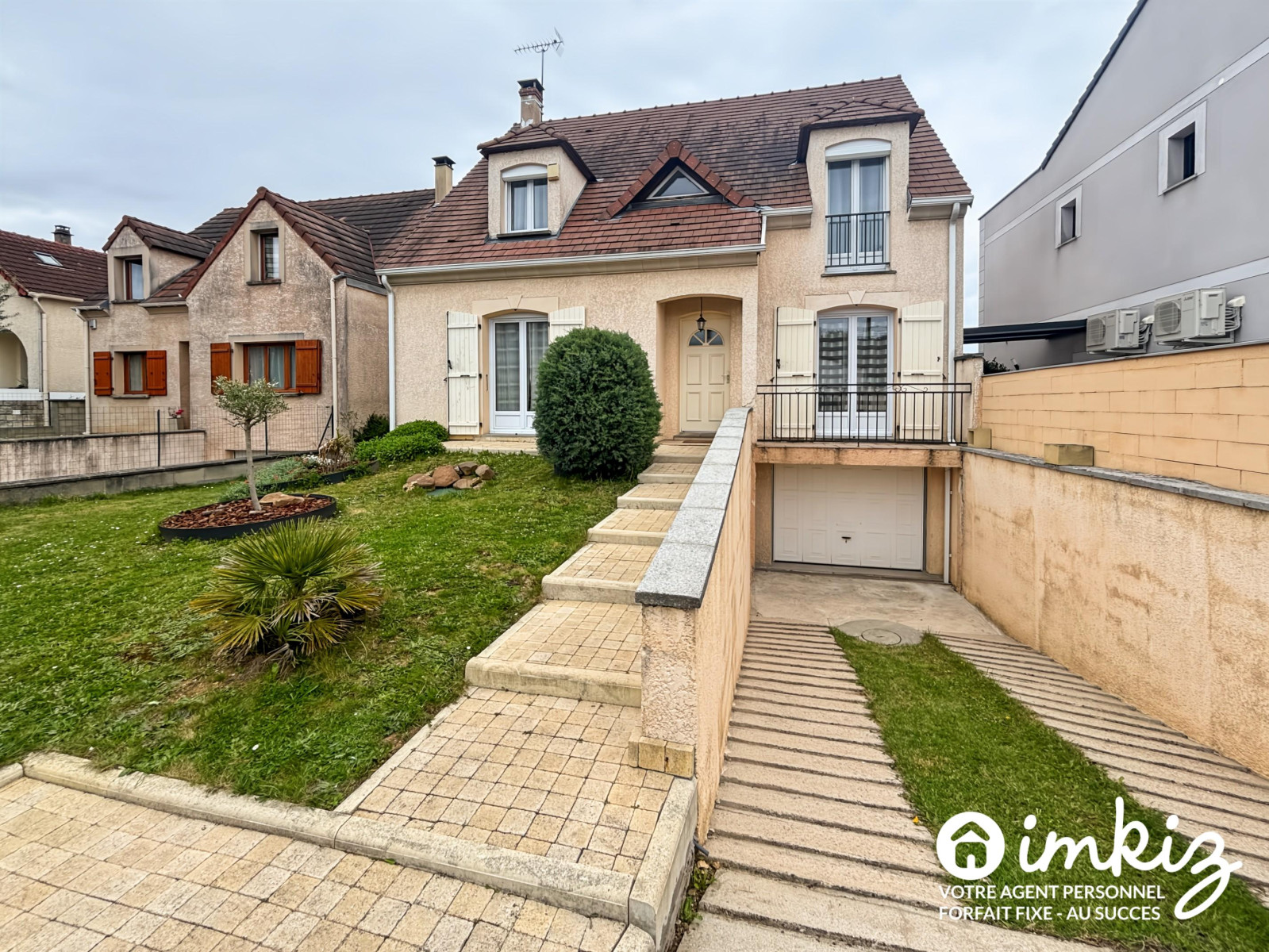 
                                                Vente
                                                 Maison 2011 6 pièces 145m2 - Quartier Saint Pierre