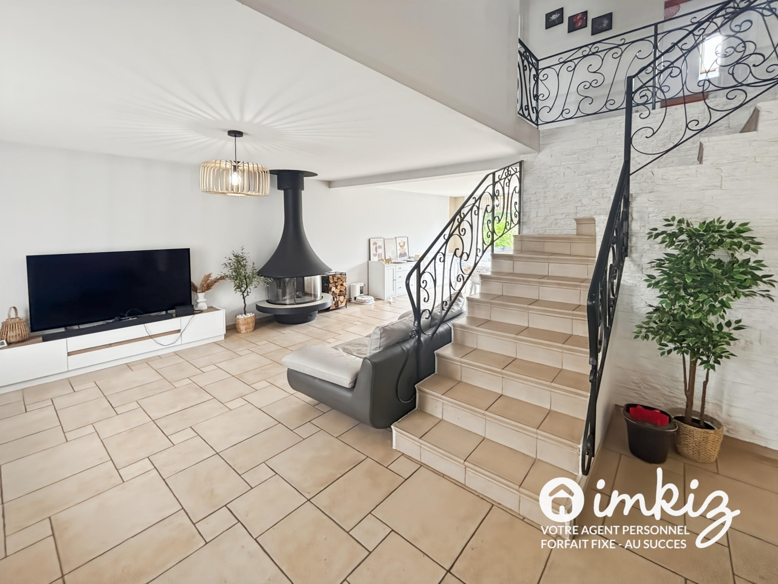 
                                                Vente
                                                 Maison 2011 6 pièces 145m2 - Quartier Saint Pierre