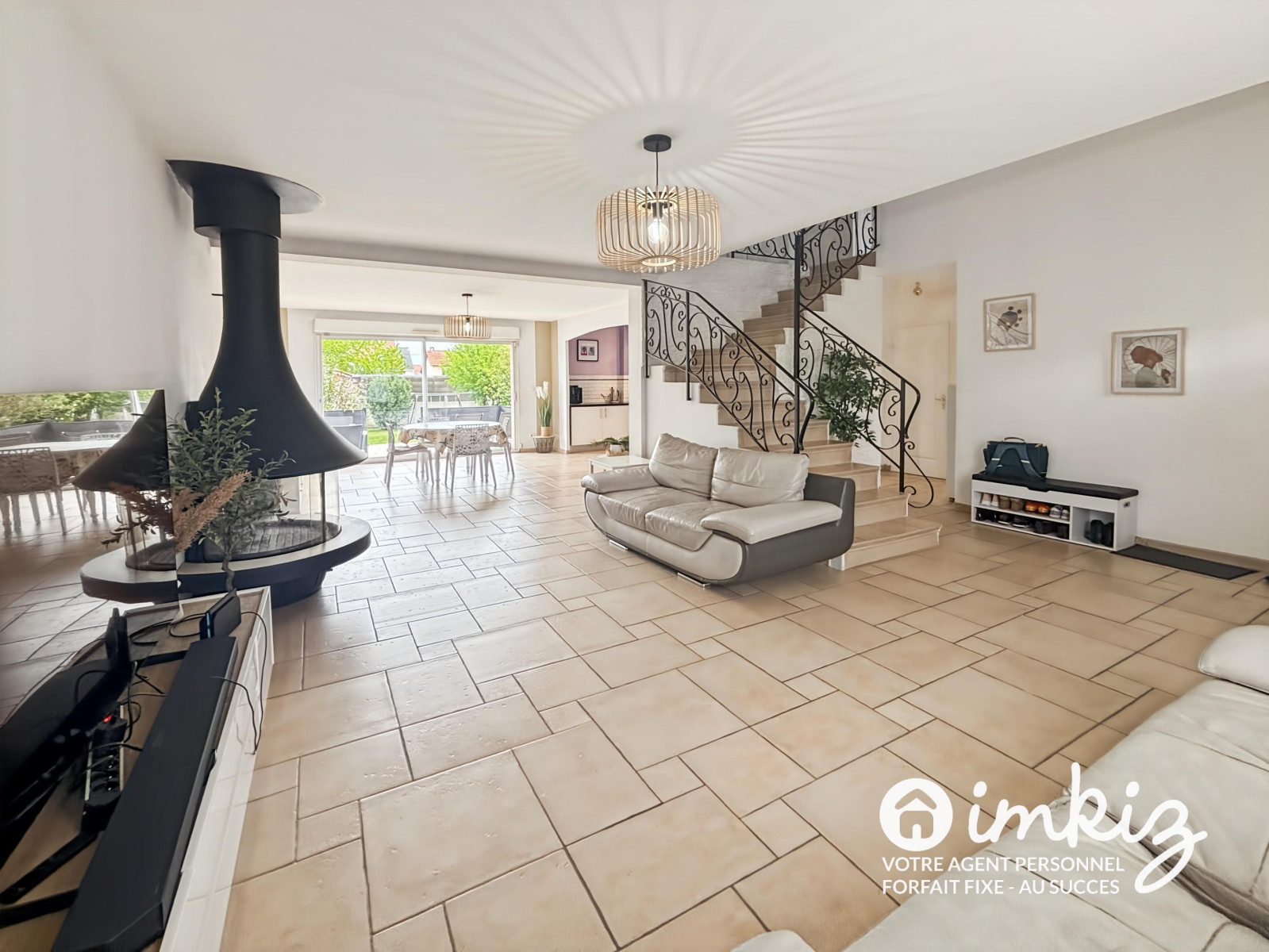 
                                                Vente
                                                 Maison 2011 6 pièces 145m2 - Quartier Saint Pierre