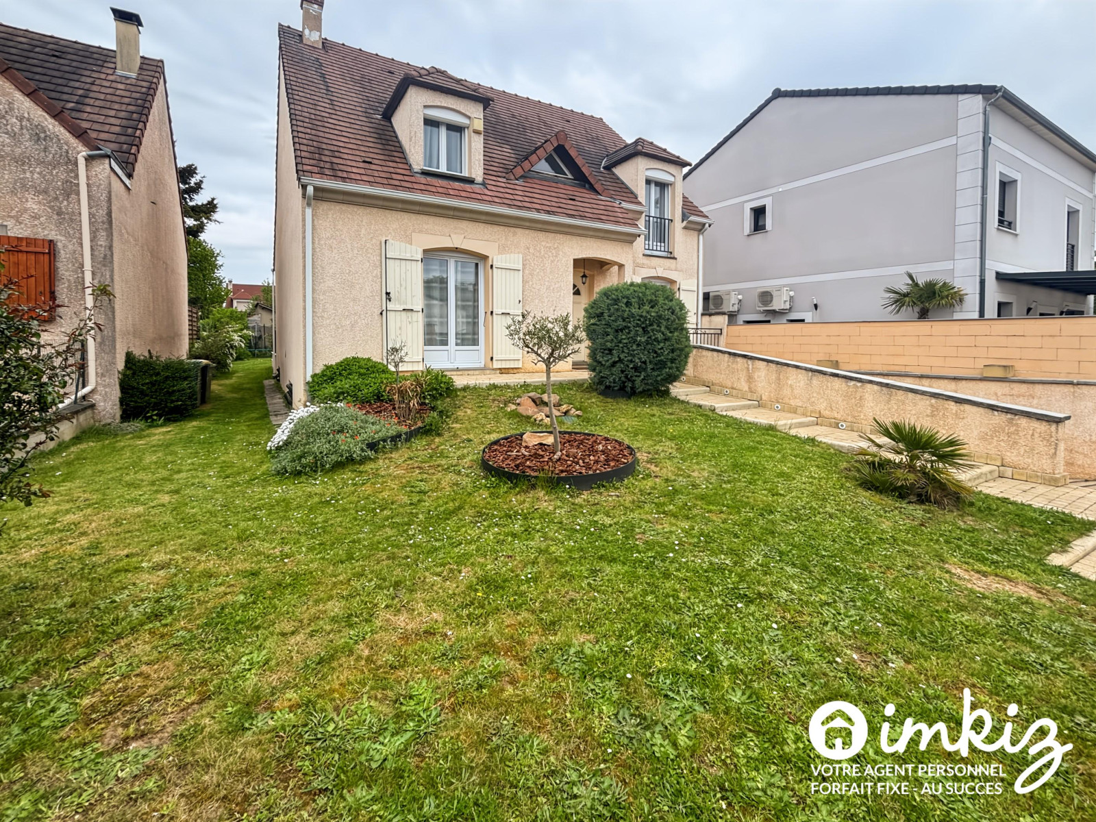 
                                                Vente
                                                 Maison 2011 6 pièces 145m2 - Quartier Saint Pierre