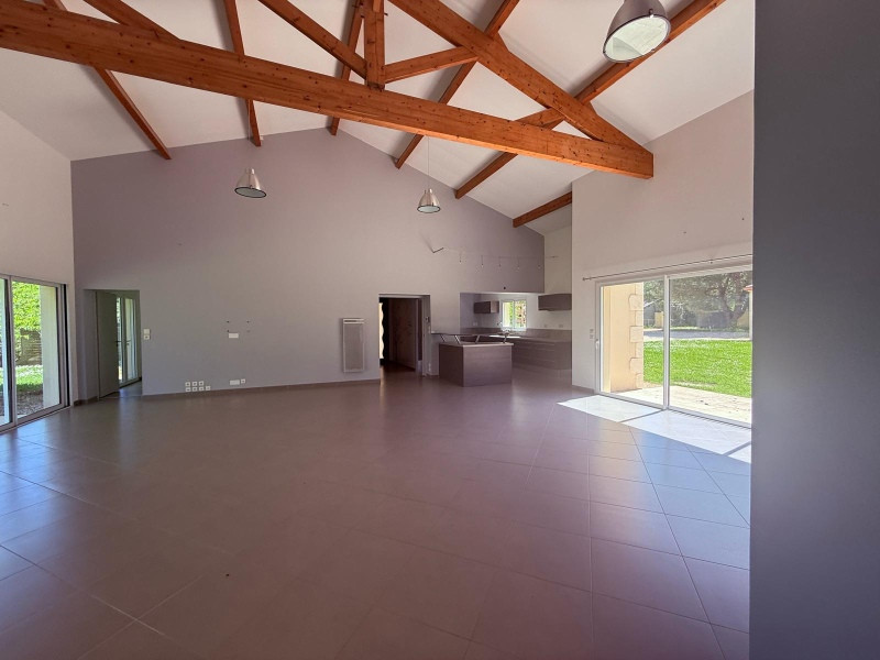 
                                                Vente
                                                 Maison 210m2 - 4 chambres - à 5min de BERGERAC