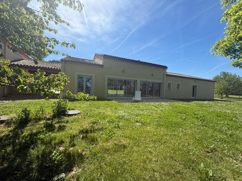 
                                                Vente
                                                 Maison 210m2 - 4 chambres - à 5min de BERGERAC