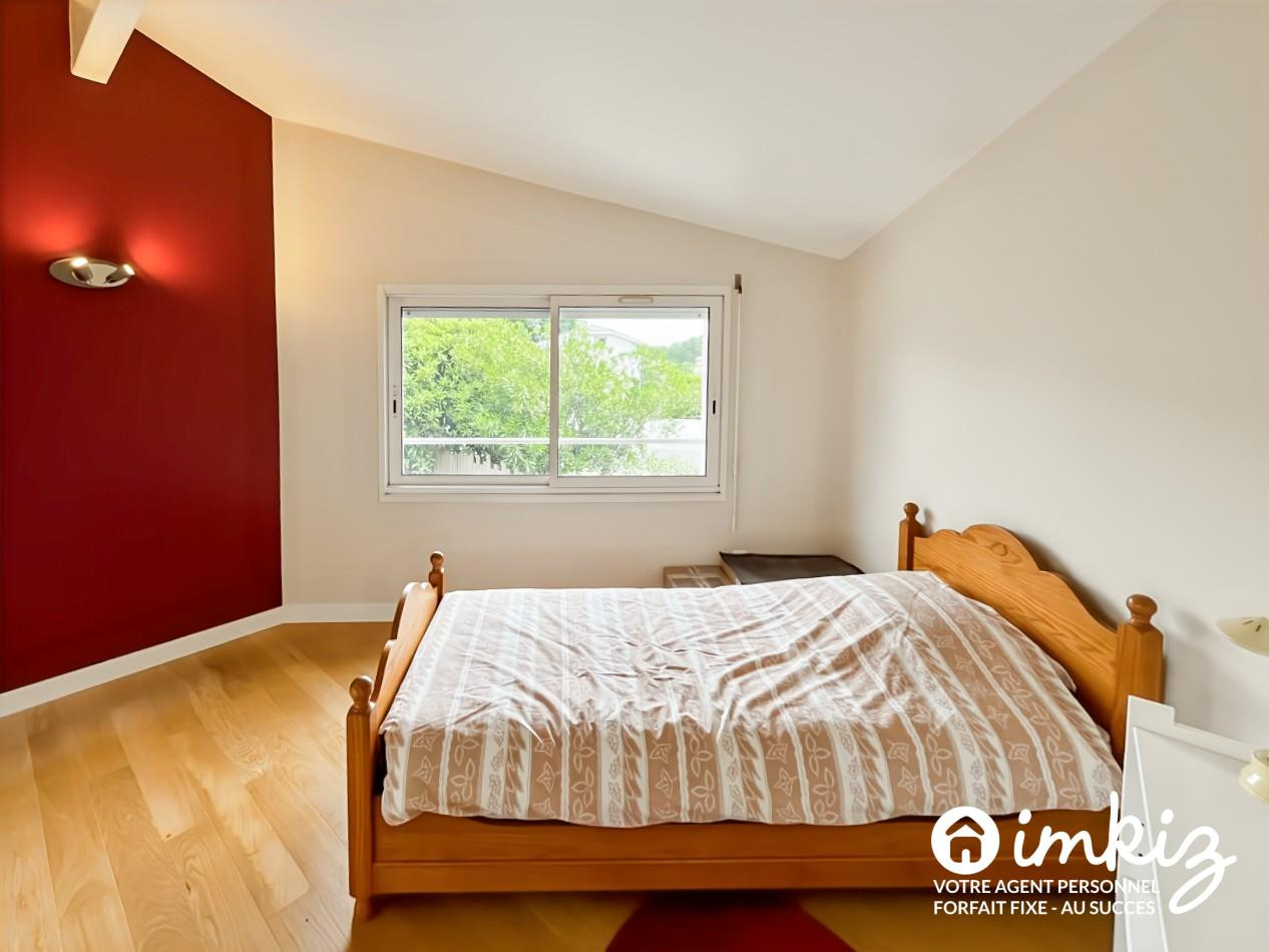 
                                                Vente
                                                 Maison 210m2 - 8 pièces - Vue imprenable
