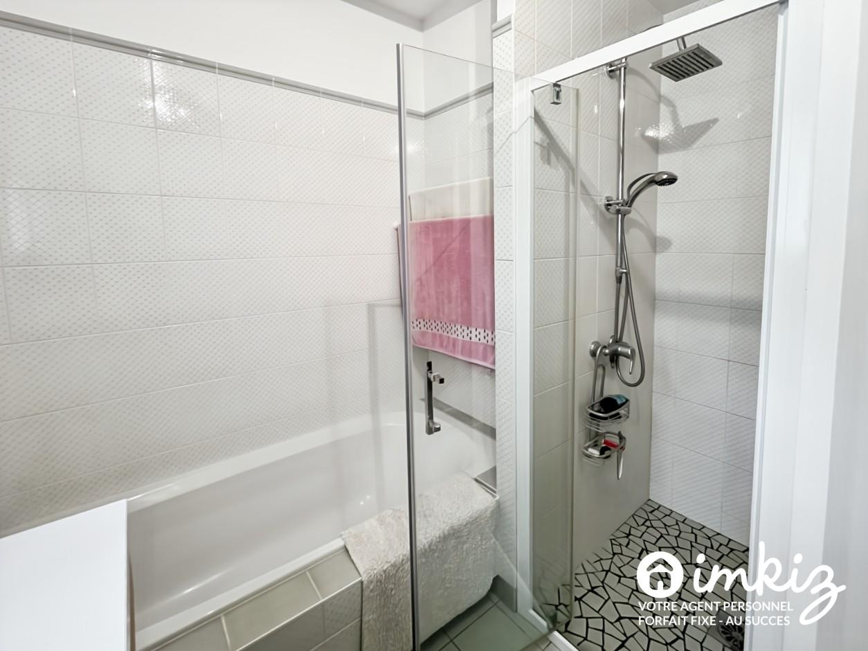 
                                                Vente
                                                 Maison 210m2 - 8 pièces - Vue imprenable