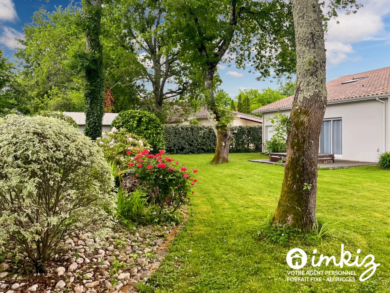 
                                                Vente
                                                 Maison 210m2 - 8 pièces - Vue imprenable