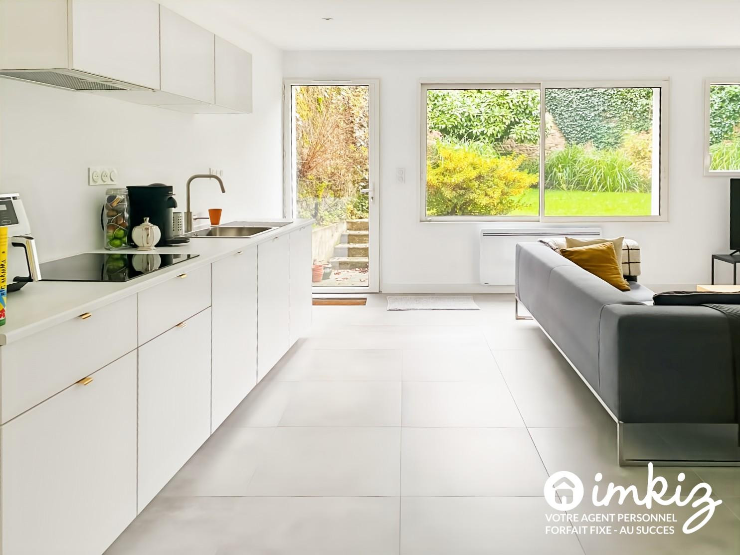 
                                                Vente
                                                 Maison 240 m² avec jardin hyper-centre d'Auray