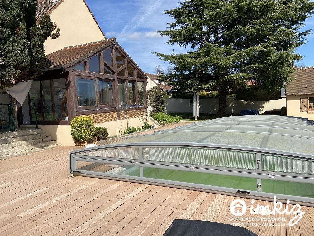 
                                                Vente
                                                 Maison 269m2  avec piscine, dépendance et studio