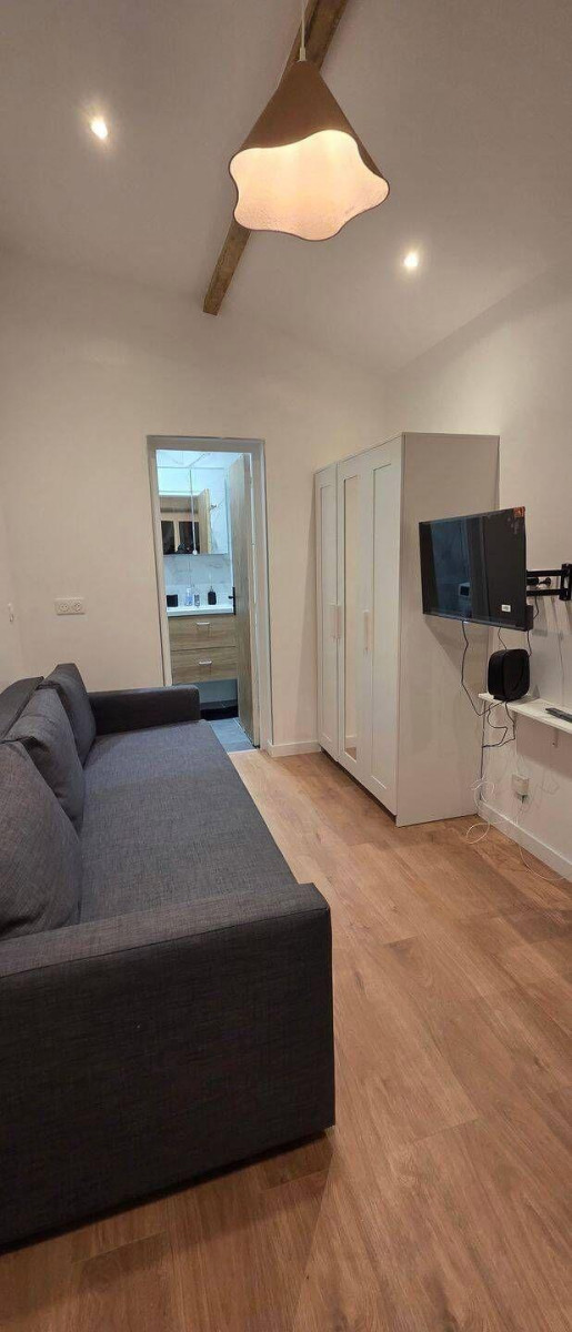 
                                                Location
                                                 Maison 26m² (deux studios meublés) rénovée