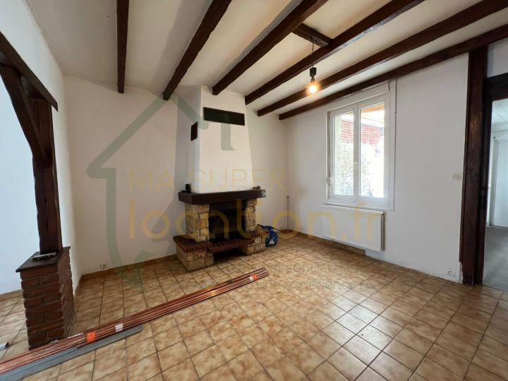 
                                                Location
                                                 Maison 3 chambres avec grande cour