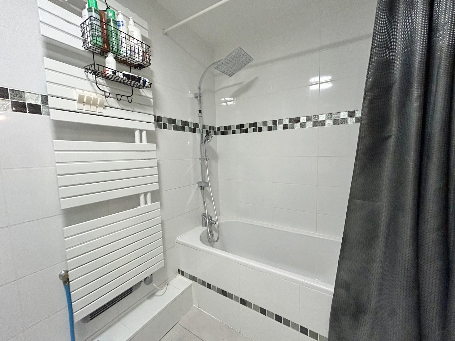 
                                                Vente
                                                 Maison 3 chambres avec véranda et garage