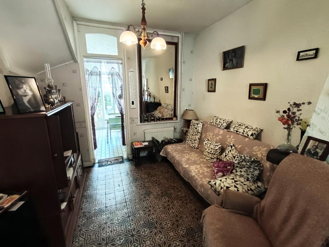
                                                Vente
                                                 Maison 3 chambres + bureau + cour, Gare SNCF