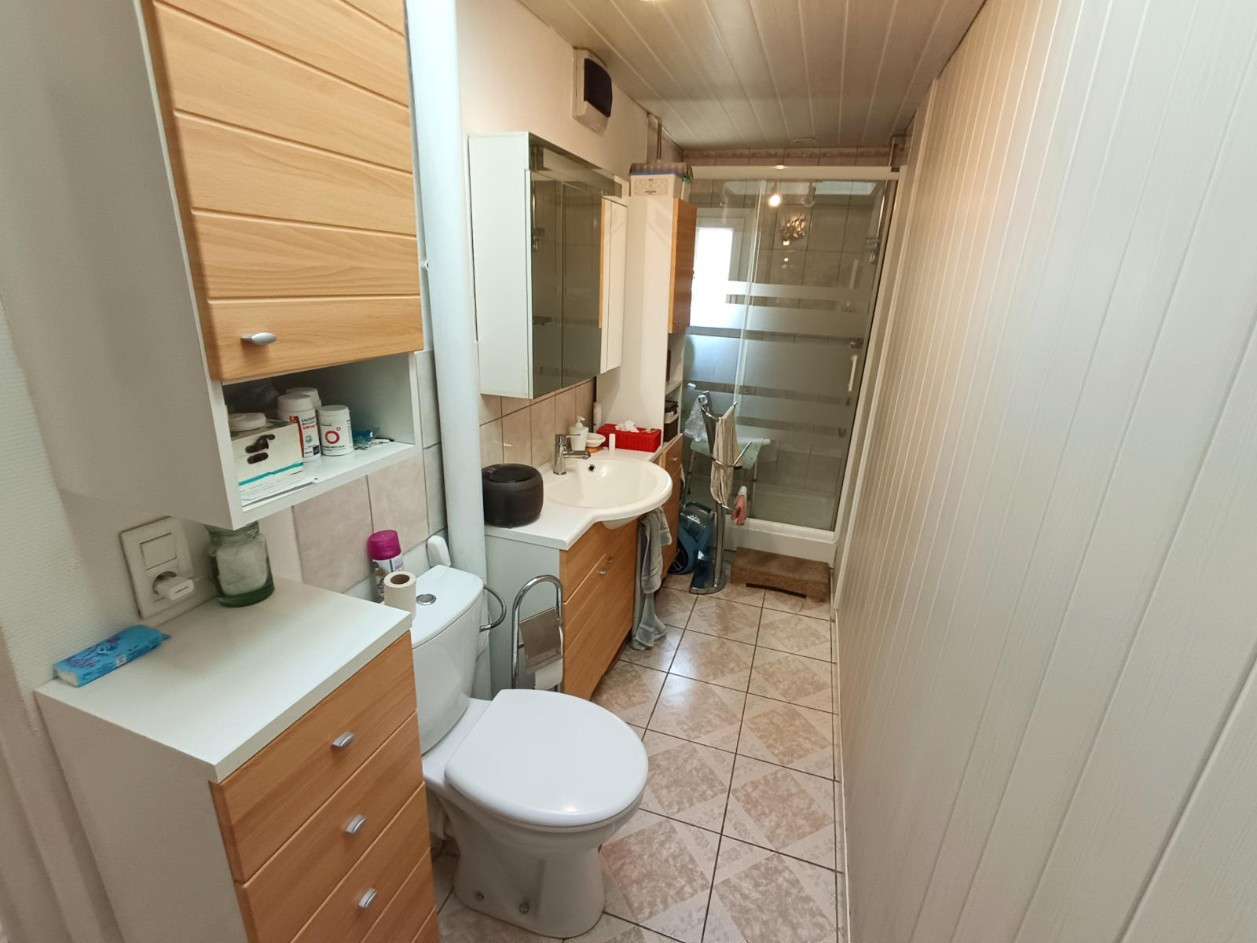 
                                                Vente
                                                 Maison 3 chambres + bureau + cour, Gare SNCF
