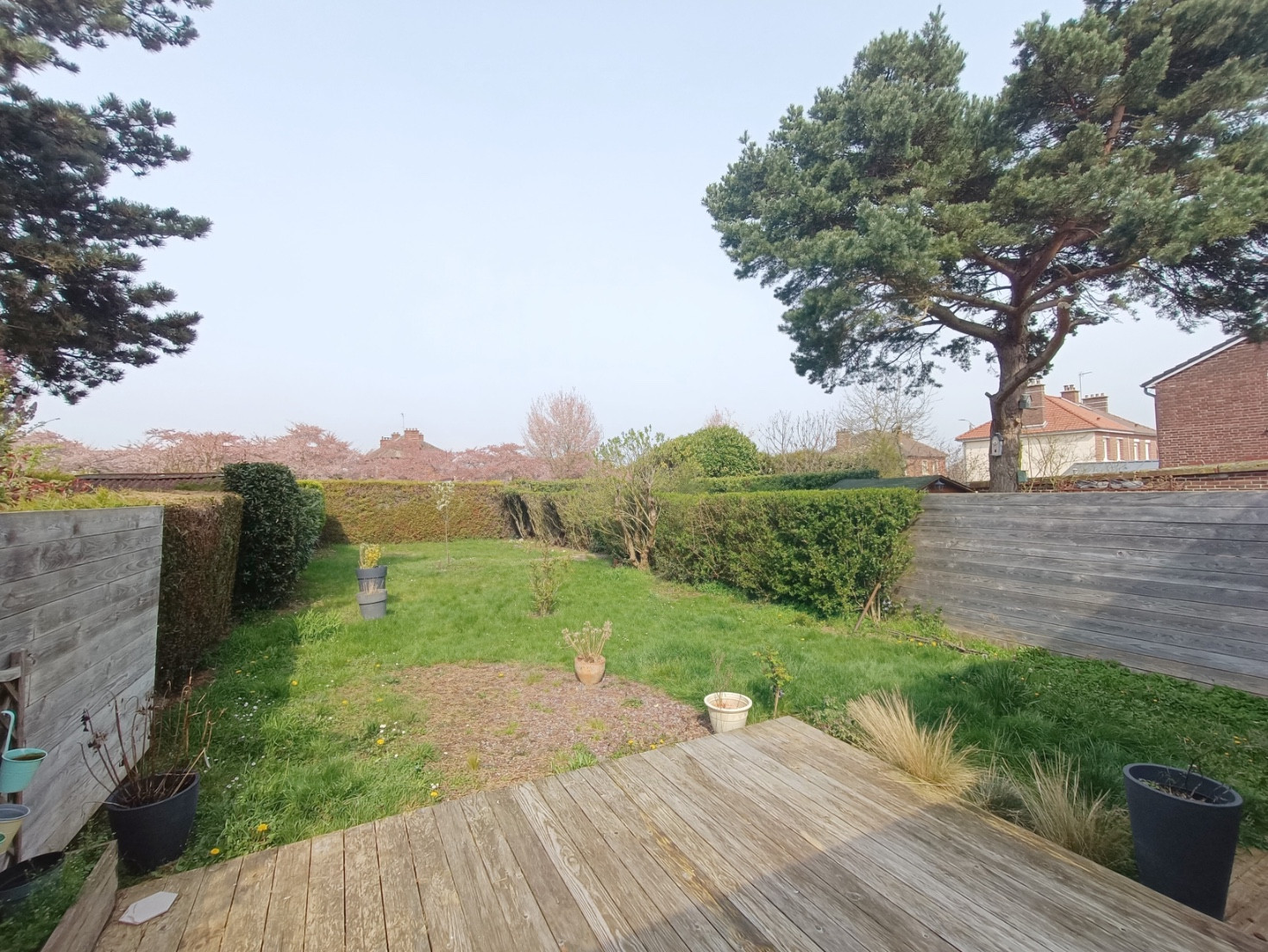 
                                                Location
                                                 Maison 3 chambres, garage et jardin