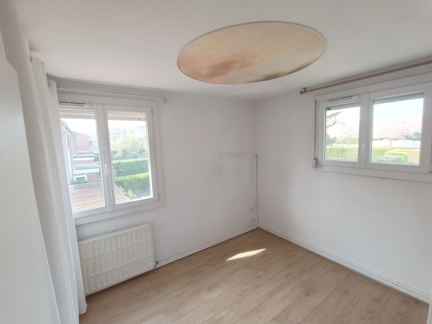 
                                                Location
                                                 Maison 3 chambres, garage et jardin