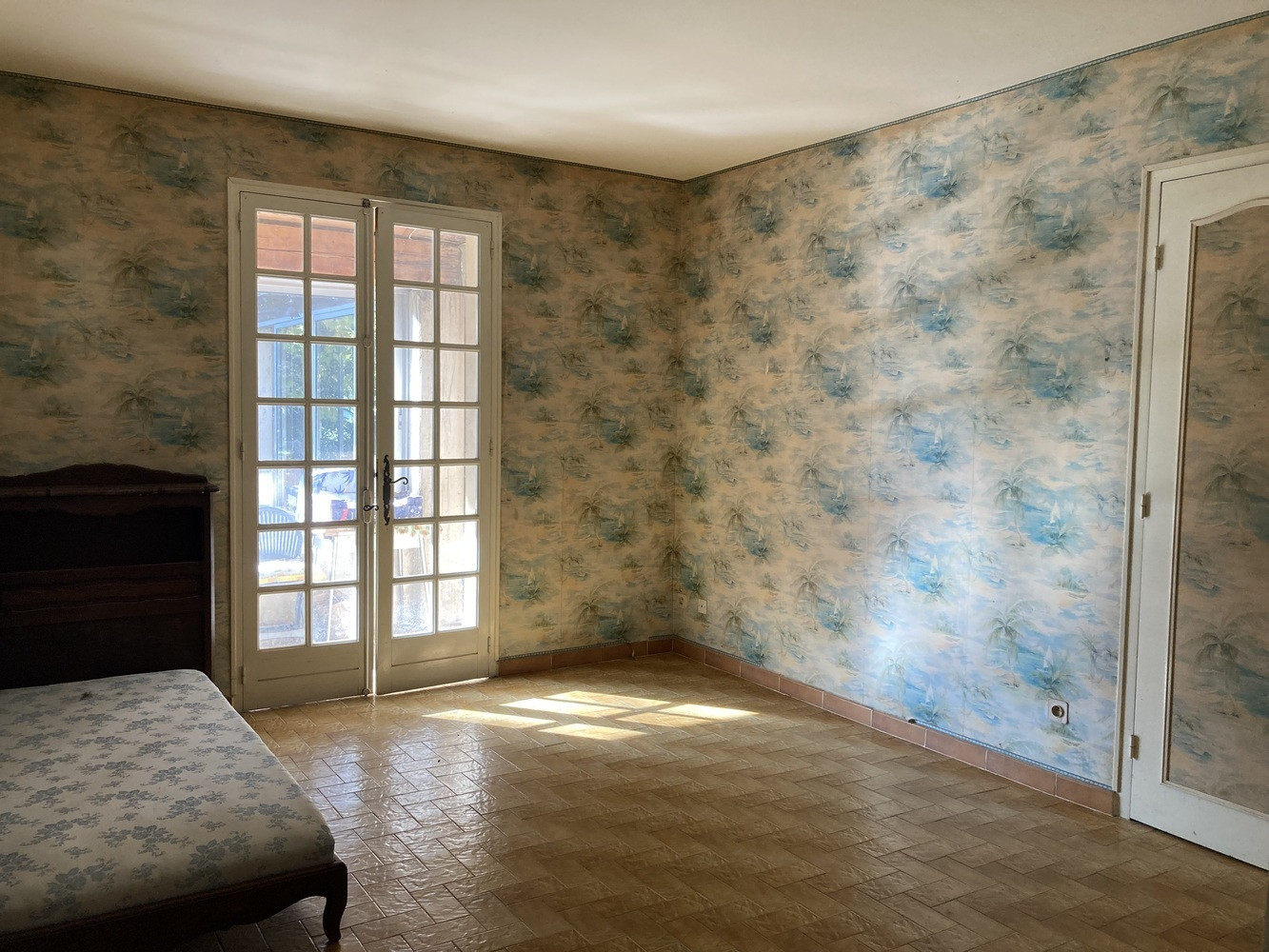 
                                                Vente
                                                 Maison 3 chambres, garage sur 3000 m² terrain