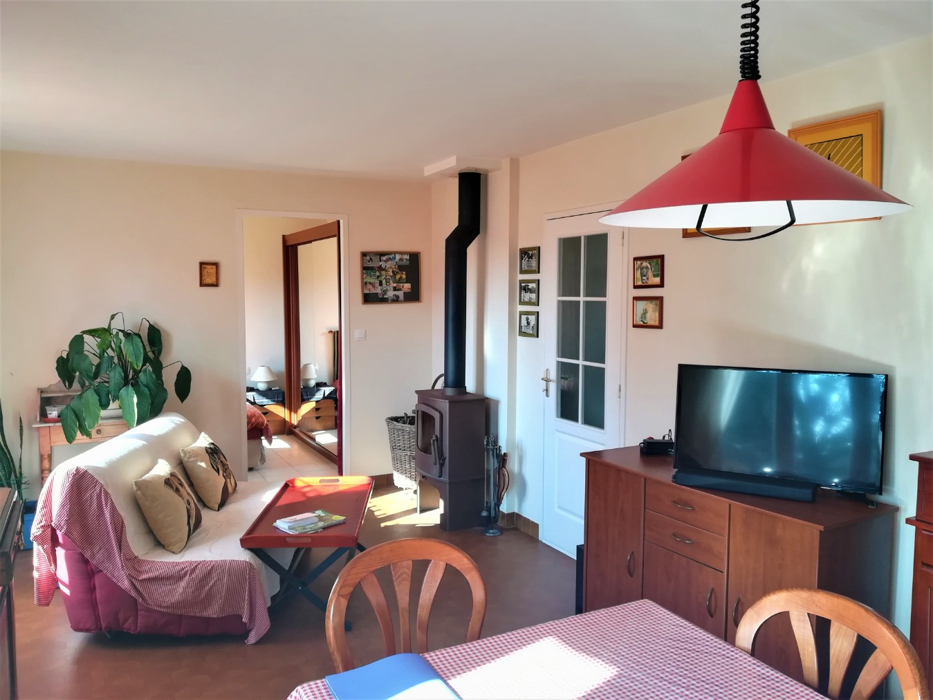 
                                                Vente
                                                 MAISON 3 CHAMBRES + TERRAIN - PROCHE LE MANS (72)