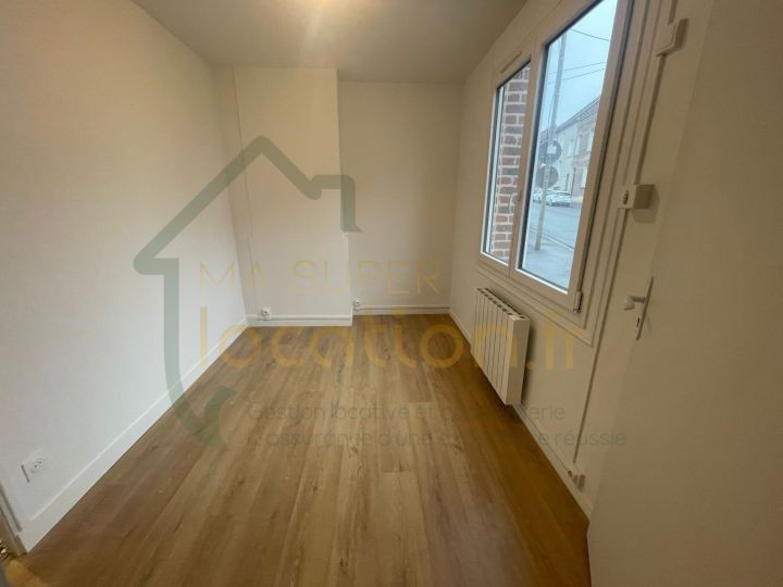 
                                                Location
                                                 Maison 3 pièces 70m2 à Saint-Quentin