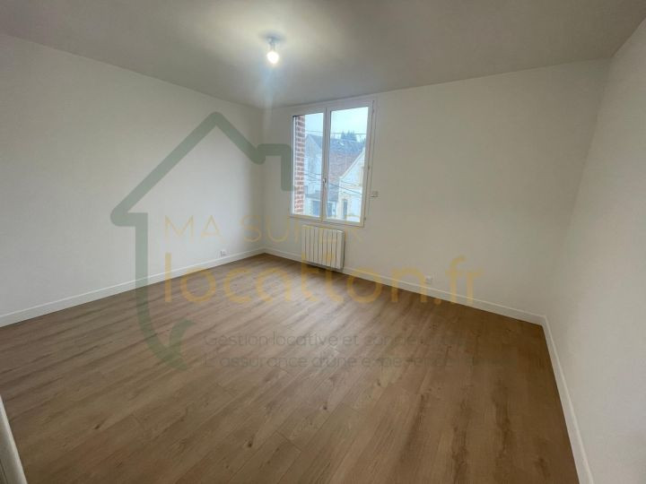 
                                                Location
                                                 Maison 3 pièces 70m2 à Saint-Quentin