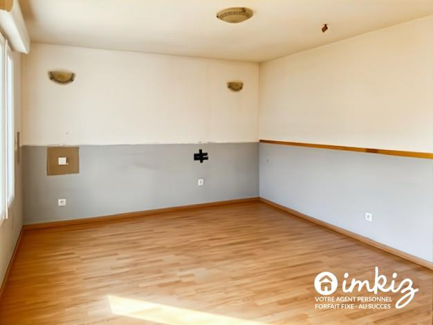 
                                                Vente
                                                 Maison 3 pièces à rénover avec jardin de 950m²