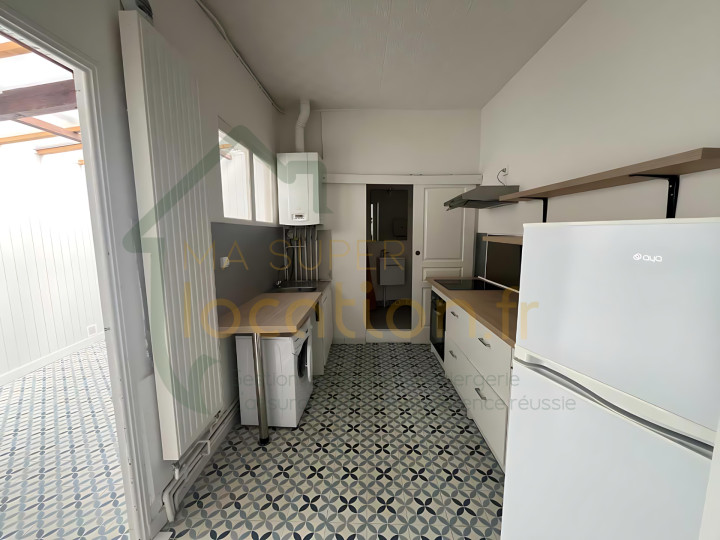 
                                                Location
                                                 MAISON 3 PIÈCES AVEC VERANDA INTÉRIEUR