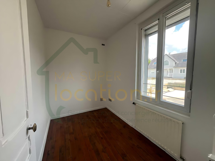 
                                                Location
                                                 MAISON 3 PIÈCES AVEC VERANDA INTÉRIEUR