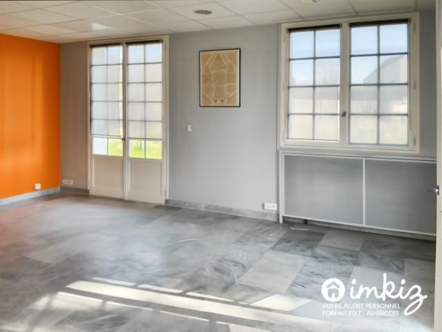 
                                                Vente
                                                 Maison 3 pièces  usage habitation ou pro libérale