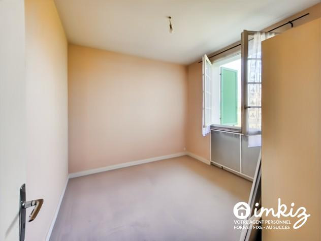 
                                                Vente
                                                 Maison 3 pièces  usage habitation ou pro libérale