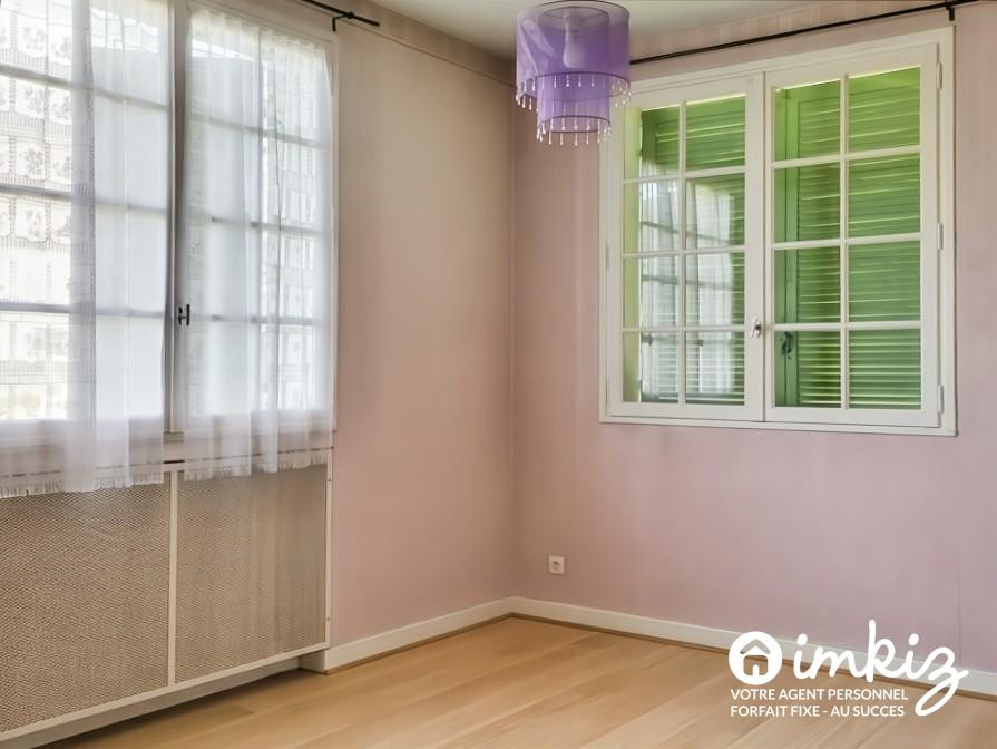 
                                                Vente
                                                 Maison 3 pièces  usage habitation ou pro libérale