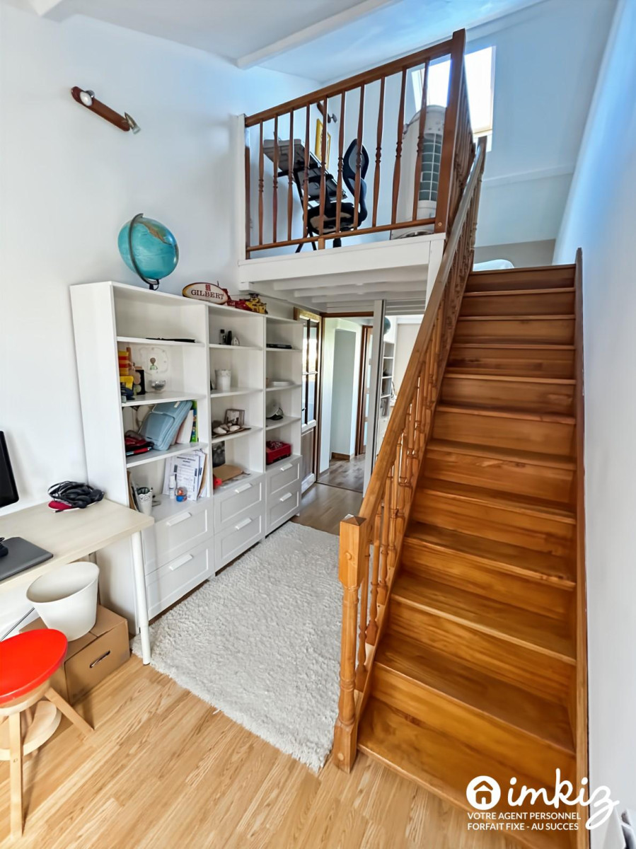 
                                                Vente
                                                 Maison 4 chambres 145 m² avec piscine et garage