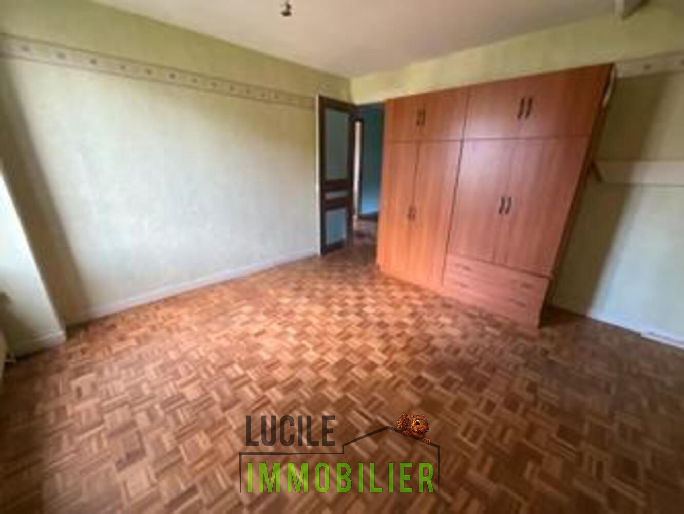 
                                                Vente
                                                 Maison 4 chambres