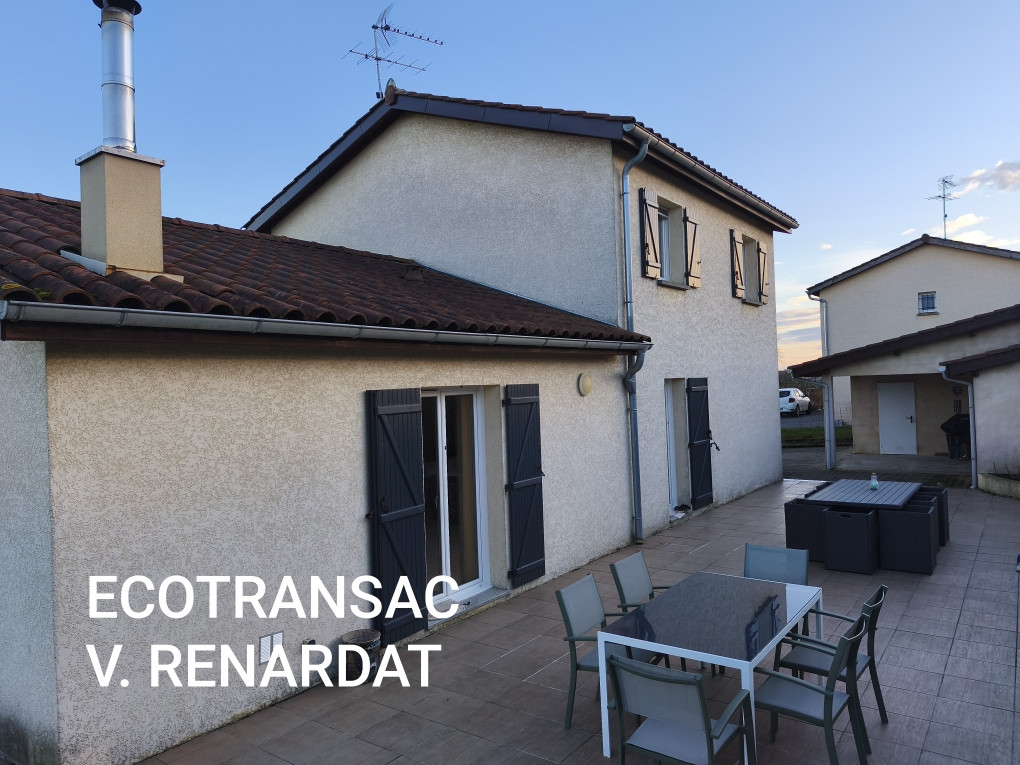 
                                                Vente
                                                 MAISON 4 CHAMBRES