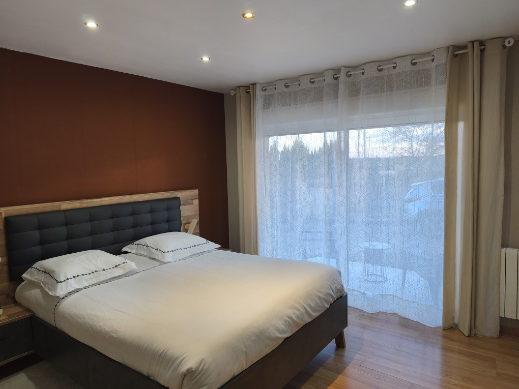 
                                                Vente
                                                 MAISON 4 CHAMBRES