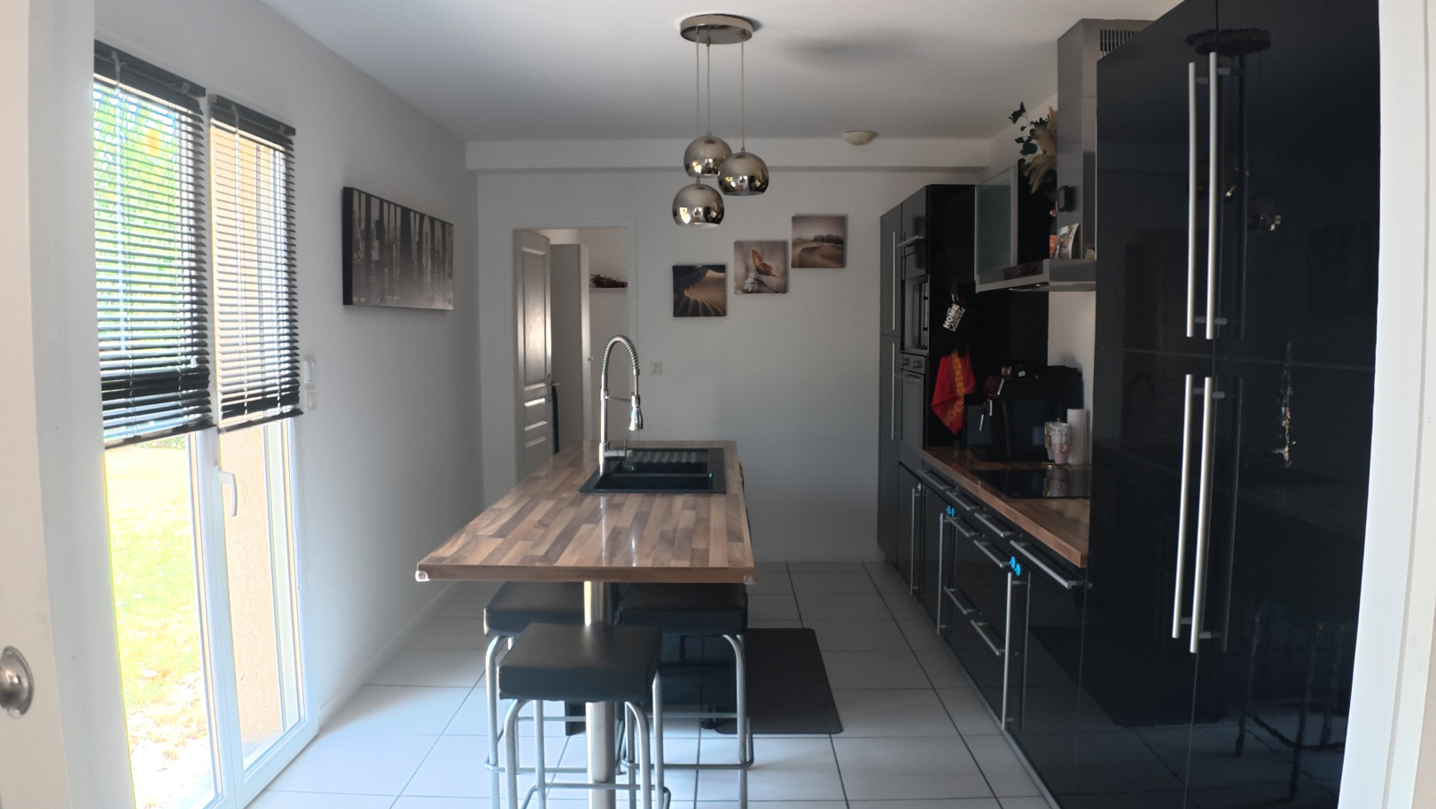
                                                Vente
                                                 MAISON 4 CHAMBRES
