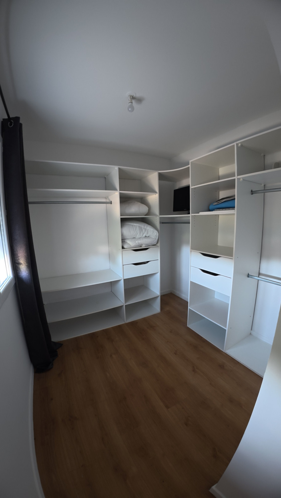 
                                                Vente
                                                 MAISON 4 CHAMBRES