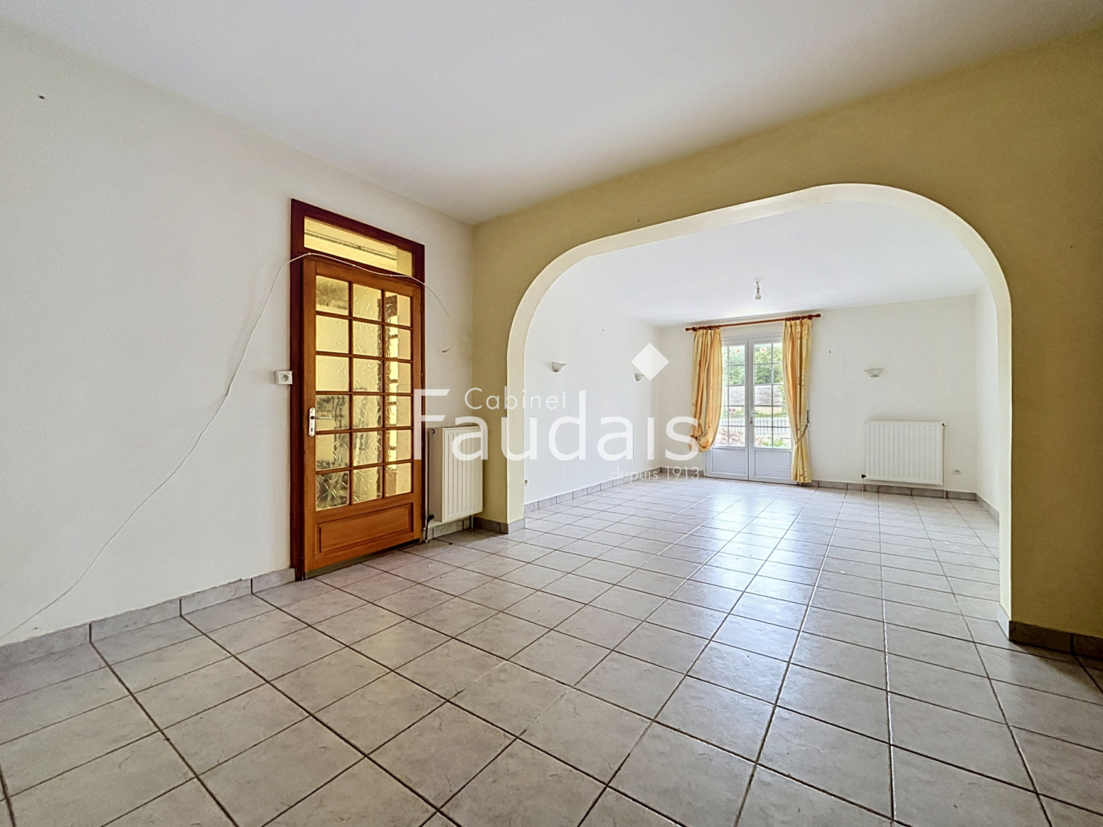 
                                                Vente
                                                 MAISON 4 CHAMBRES AVEC DEPENDANCE