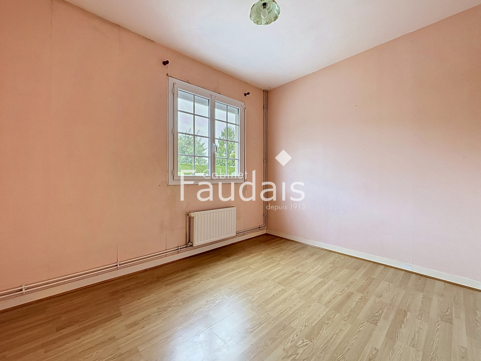 
                                                Vente
                                                 MAISON 4 CHAMBRES AVEC DEPENDANCE