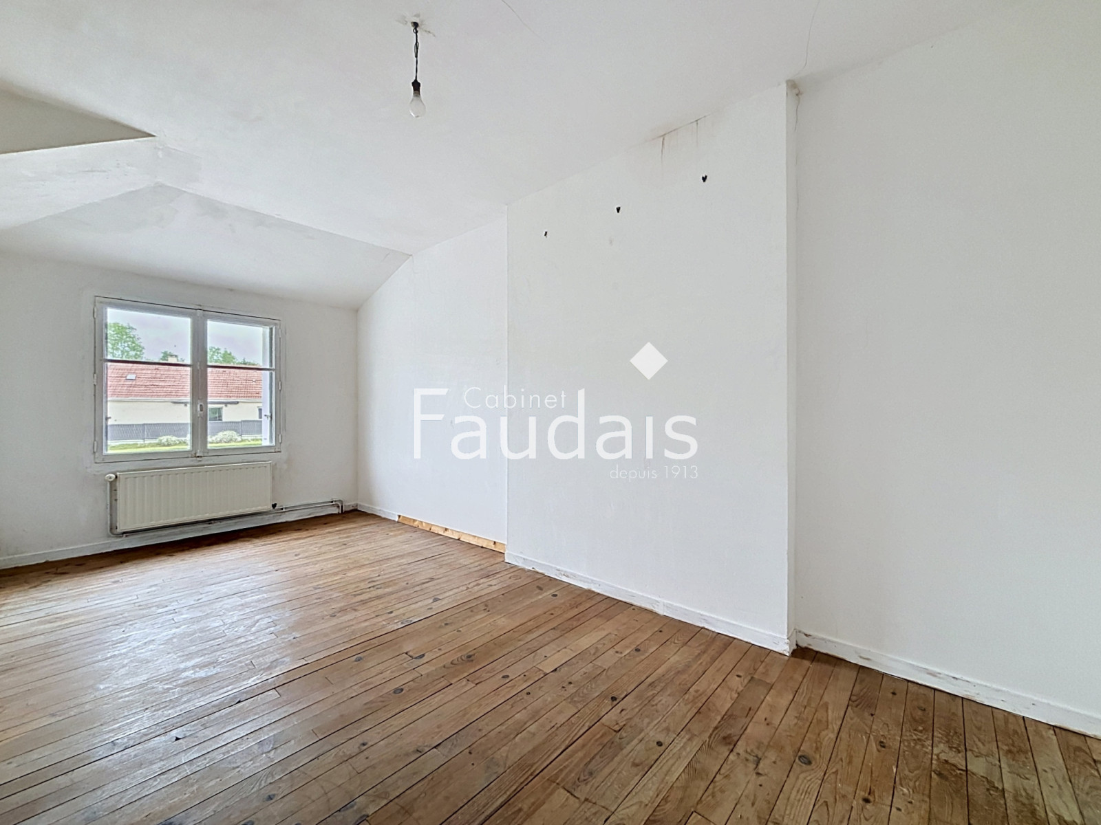 
                                                Vente
                                                 MAISON 4 CHAMBRES AVEC DEPENDANCE