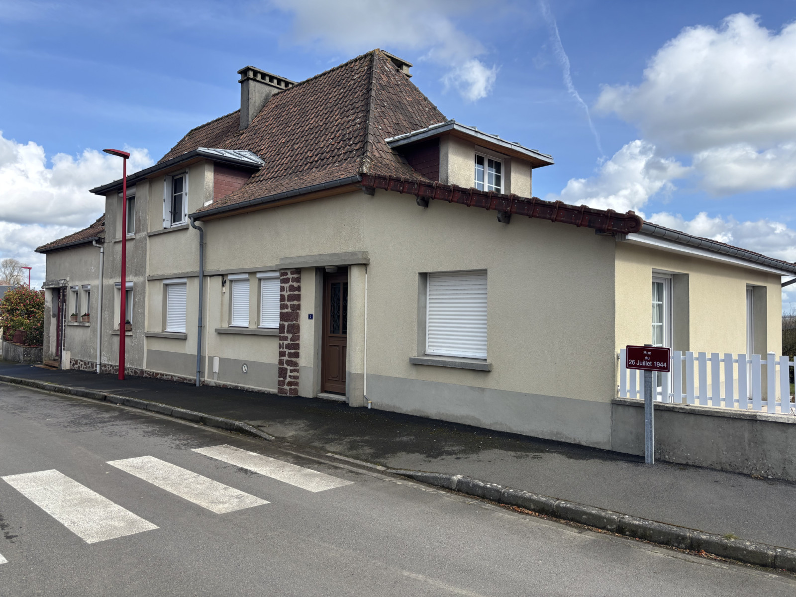 
                                                Vente
                                                 MAISON 4 CHAMBRES AVEC DEPENDANCE