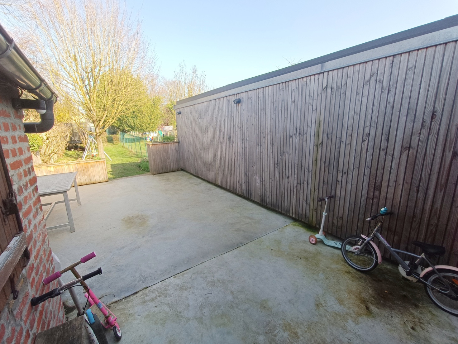 
                                                Vente
                                                 Maison 4 chambres avec jardin et garage