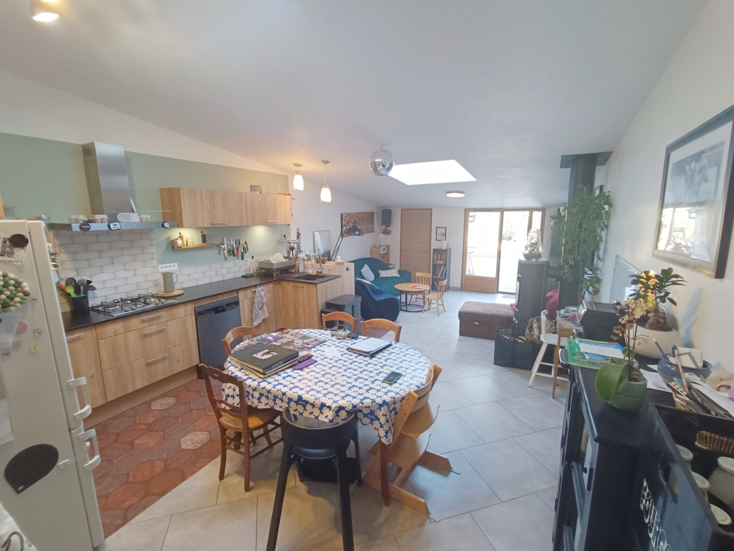 
                                                Vente
                                                 Maison 4 chambres avec jardin et garage