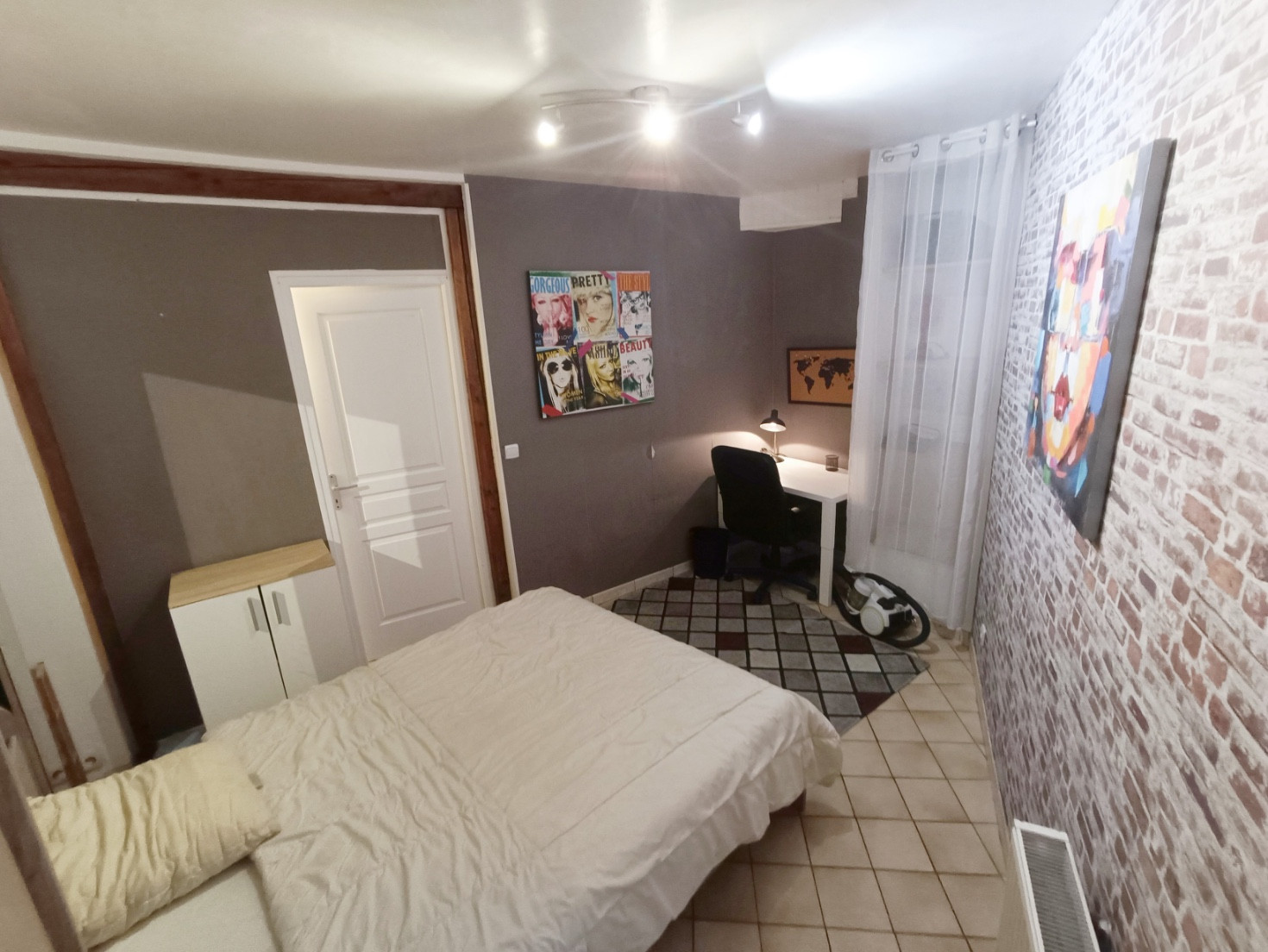 Vente
                                                 Maison 4 chambres avec petite cour
