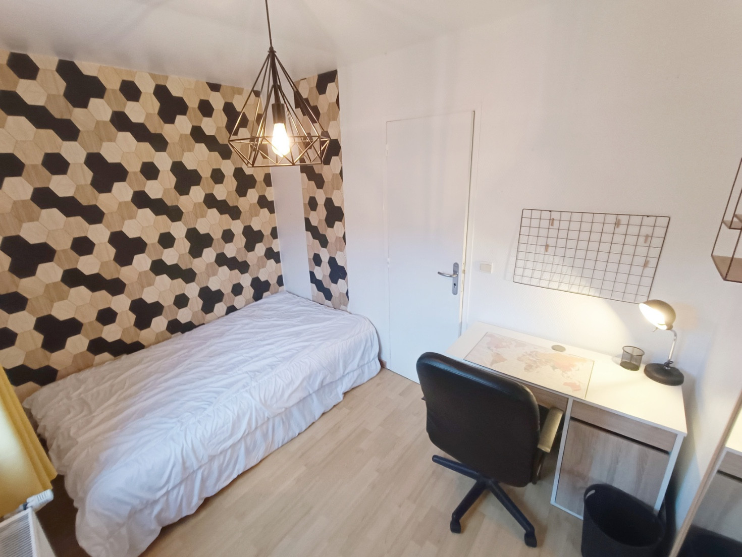 Vente
                                                 Maison 4 chambres avec petite cour