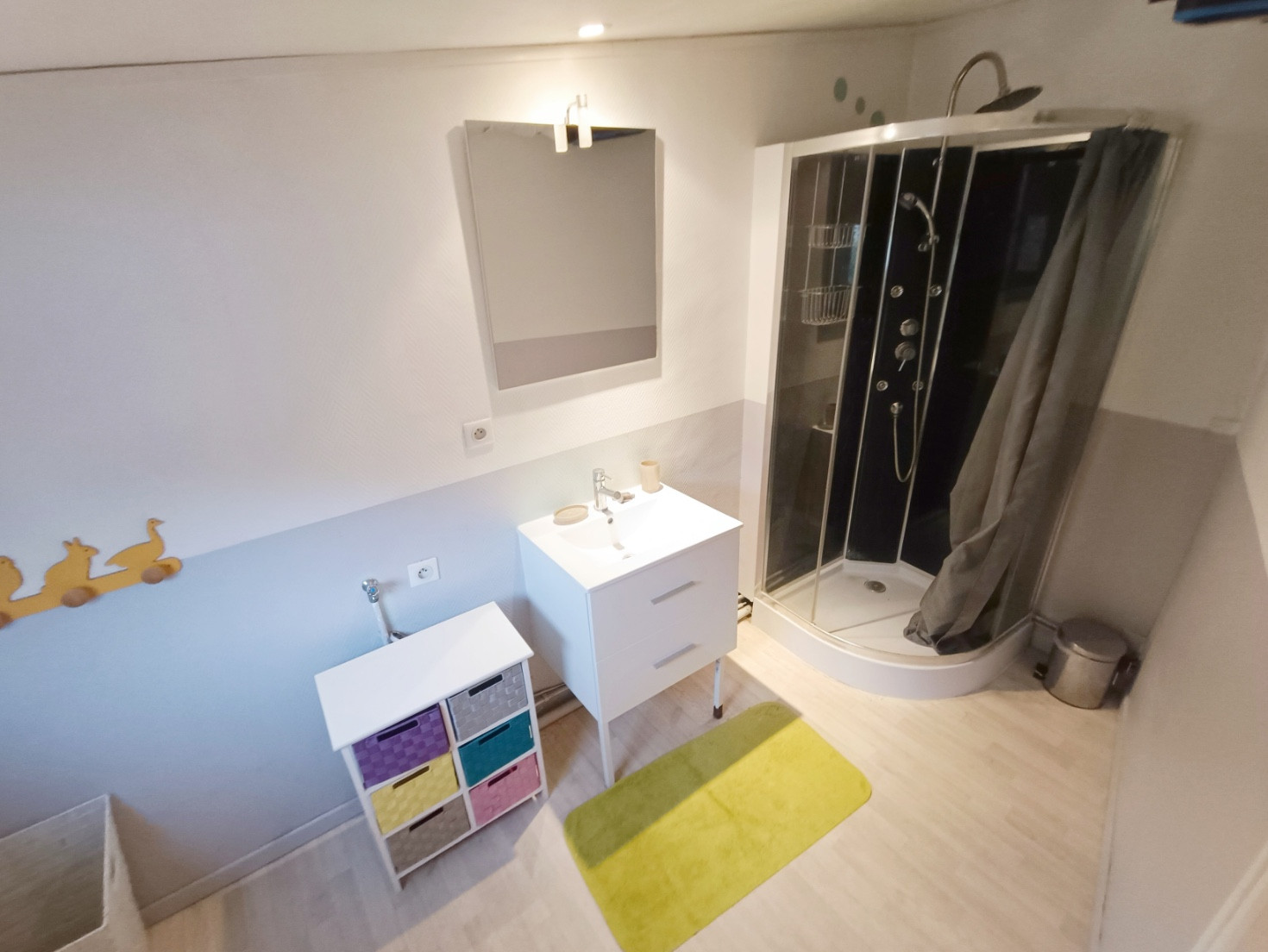 Vente
                                                 Maison 4 chambres avec petite cour