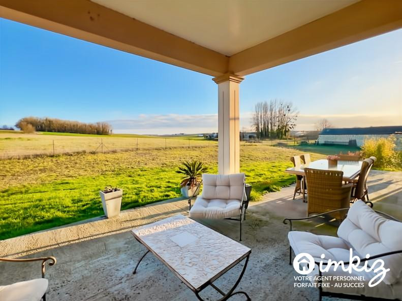 
                                                Vente
                                                 Maison 4 chambres avec vue campagne.