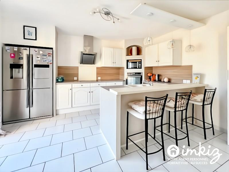 
                                                Vente
                                                 Maison 4 chambres avec vue campagne.