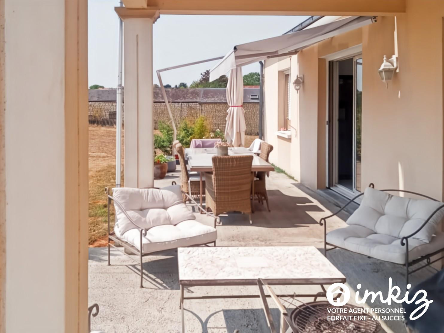 
                                                Vente
                                                 Maison 4 chambres avec vue campagne.